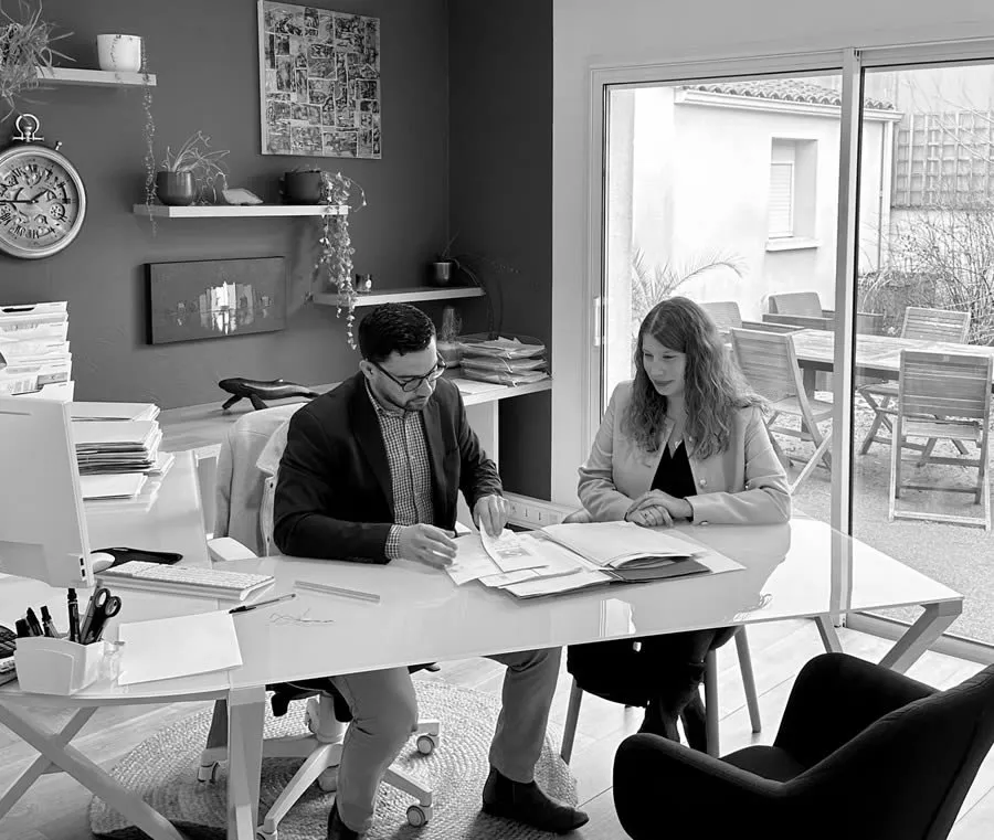 Rendez-vous de travail dans les bureaux du cabinet Lexora Avocats à Lagord