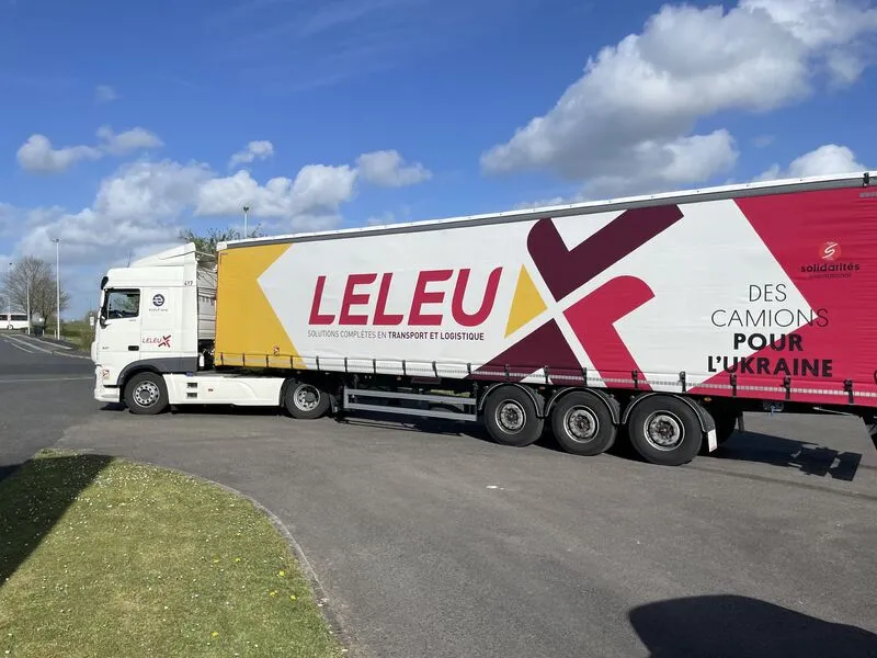 Semi-remorque Leleu aux couleurs de l’opération Des camions pour l’Ukraine
